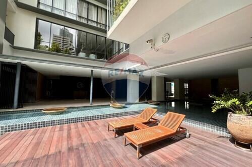 "Elegant 4-Bed Condo in Domus, Bangkok - Prime Location"