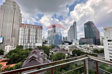 "Elegant 4-Bed Condo in Domus, Bangkok - Prime Location"