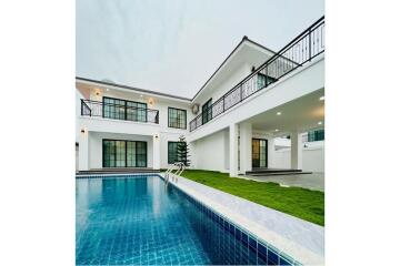 Newly built 2-storey detached house with swimming pool