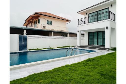 Newly built 2-storey detached house with swimming pool