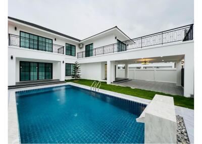 Newly built 2-storey detached house with swimming pool