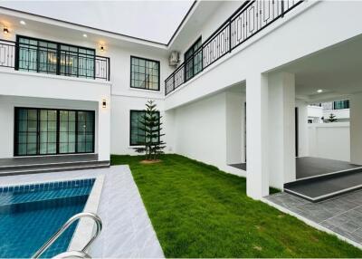 Newly built 2-storey detached house with swimming pool