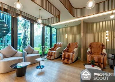 2-BR Condo at Lloyd Soonvijai-Thonglor in Bang Kapi