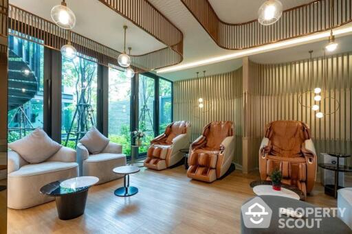 2-BR Condo at Lloyd Soonvijai-Thonglor in Bang Kapi