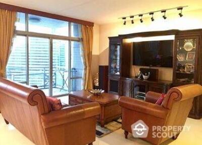 3-BR Condo at All Seasons Mansion Condominium near BTS Phloen Chit