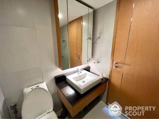 1-BR Condo at Socio Ruamrudee near BTS Nana