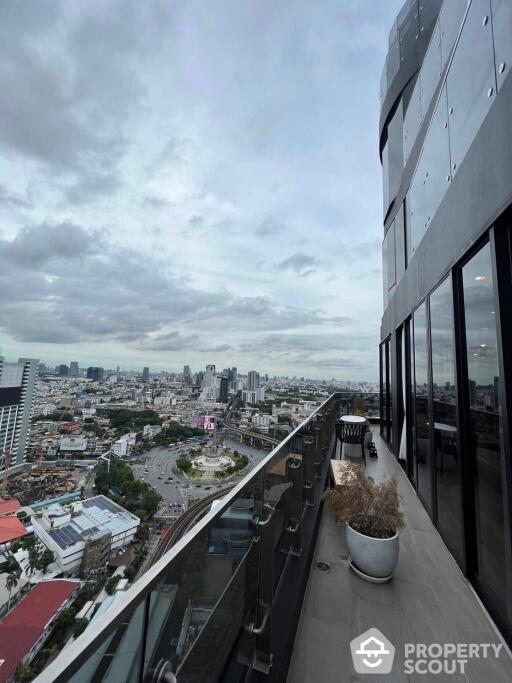 2-BR Condo at Ideo Q Victory near BTS Victory Monument