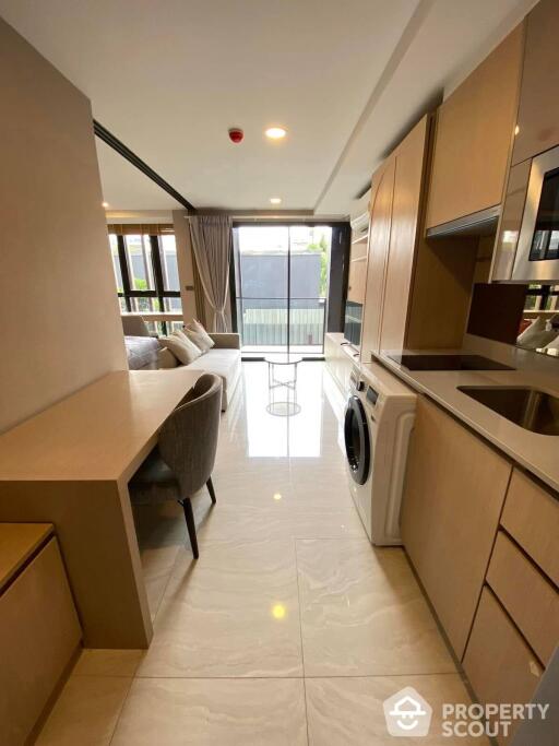 1-BR Condo at Walden Asoke near MRT Sukhumvit