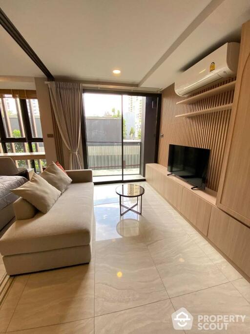 1-BR Condo at Walden Asoke near MRT Sukhumvit