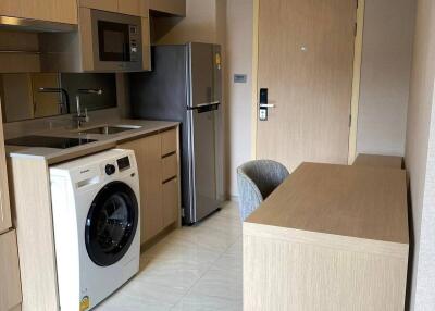 1-BR Condo at Walden Asoke near MRT Sukhumvit