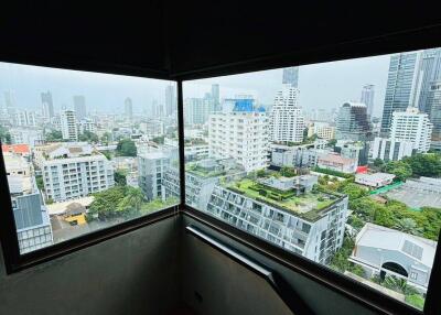 3-BR Duplex at The Habitat Sukhumvit 53 Condominium near BTS Phrom Phong