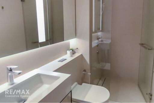 Luxury 2 Bed Condo with Easy Access to BTS Thong Lo (17 mins walk)