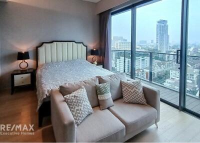 Luxury 2 Bed Condo with Easy Access to BTS Thong Lo (17 mins walk)