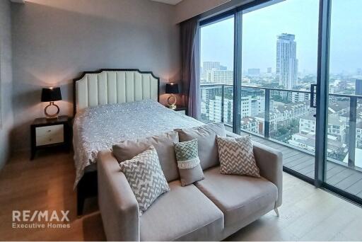 Luxury 2 Bed Condo with Easy Access to BTS Thong Lo (17 mins walk)