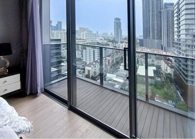 Luxury 2 Bed Condo with Easy Access to BTS Thong Lo (17 mins walk)