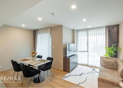 Elegant 2BR Condo in Vibrant Huai Khwang, Bangkok