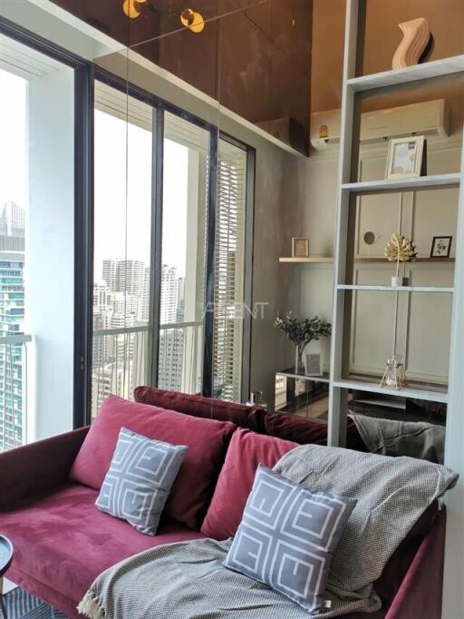 For Sale with Tenant Condominium Noble Recole Sukhumvit 19  50 sq.m, 1 bedroom Duplex