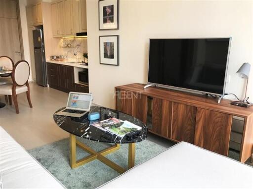 For Sale with Tenant Condominium Noble Ploenchit  56 sq.m, 1 bedroom