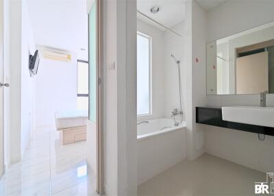 Ideo Ratchada-Huaykwang MRT Huai Khwang 1 Bed 1 Bath  C200514021