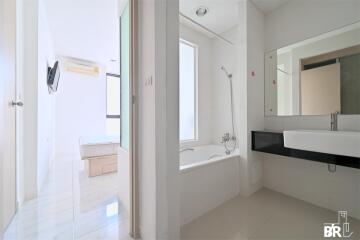 Ideo Ratchada-Huaykwang MRT Huai Khwang 1 Bed 1 Bath  C200514021