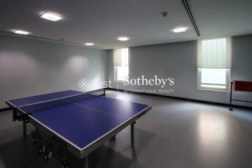 Recreational room with ping pong table