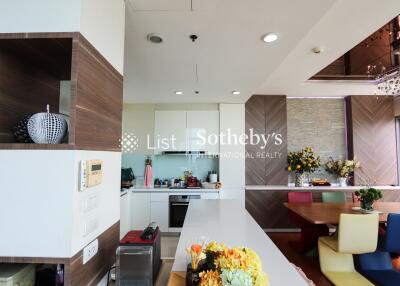 Modern open kitchen with dining area