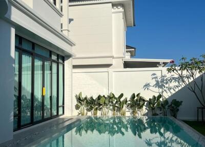 New two-level villa with a swimming pool and furnishings in Bang Tao, Phuket, Thailand