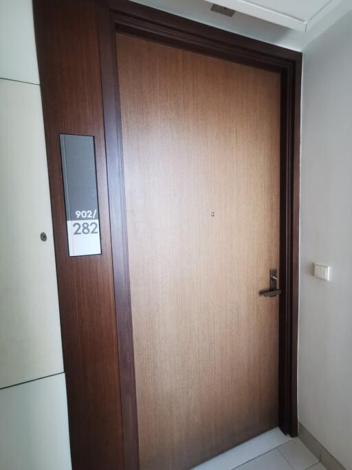 Apartment entrance door