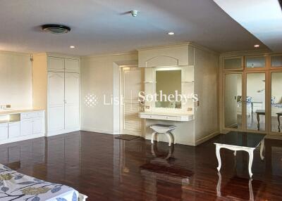 Spacious main bedroom with modern design