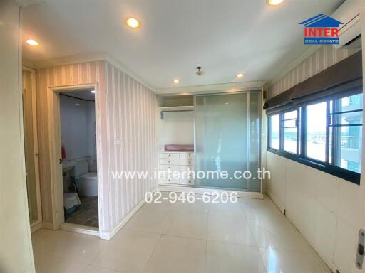 Spacious bedroom with ensuite bathroom