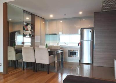 Modern kitchen with dining area