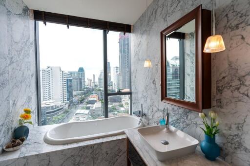 Modern bathroom with city view