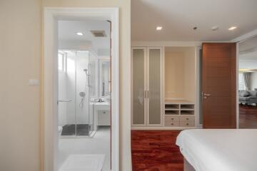 Modern bedroom with en-suite bathroom