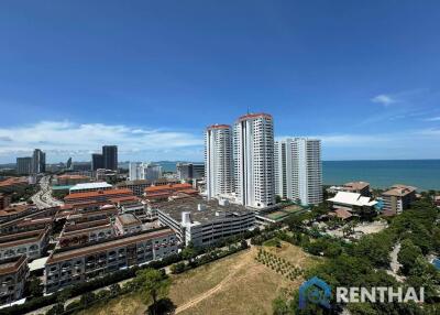 Beautiful unit in View talay 5D Pattaya for sale