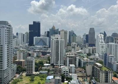 1 Bed 1 Bath 65 SQ.M Omni Tower Sukhumvit Nana