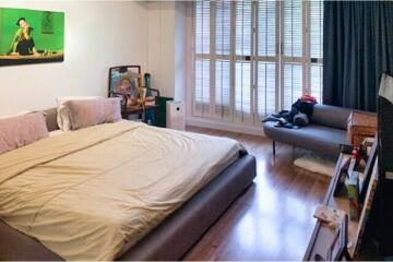 Spacious 3-Bedroom Condo in Thonglor Soi 9 with Private Parking