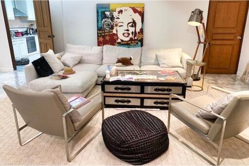 Spacious 3-Bedroom Condo in Thonglor Soi 9 with Private Parking