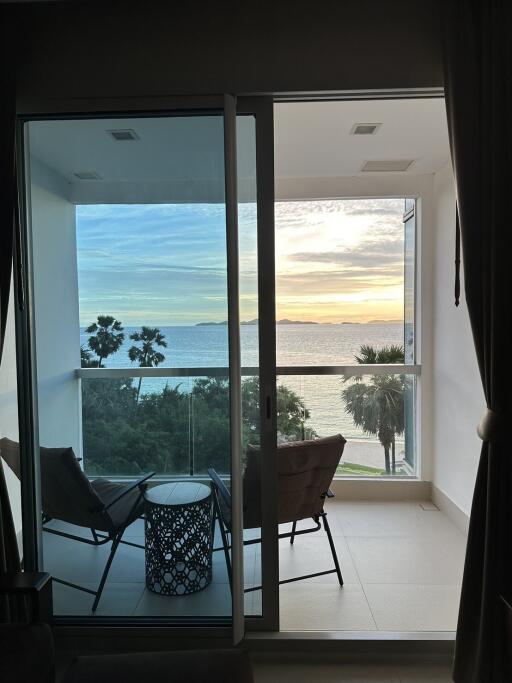 Balcony with a view of the ocean