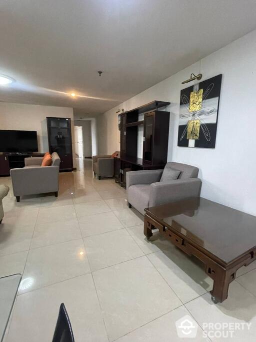 2-BR Condo at Prestige Towers Condominium near MRT Sukhumvit