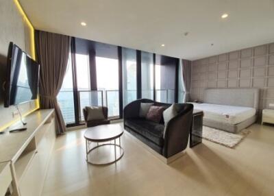 Noble Ploenchit 3 bedroom duplex condo for rent