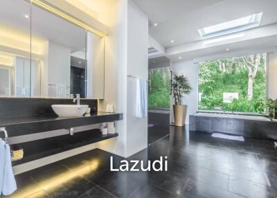 Ultra Luxury Villa 4 Bed 5.5 Bath
