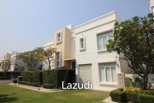 Luxurious 4 Bedroom 2 Storey Villa on Private Residence