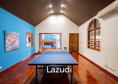 Luxurious 11 Bed Mansion with 7 Rai land