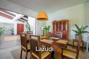 WHITE LOTUS 2 : Beautiful Design 5 Bed Balinese Residence close to Town and Beaches