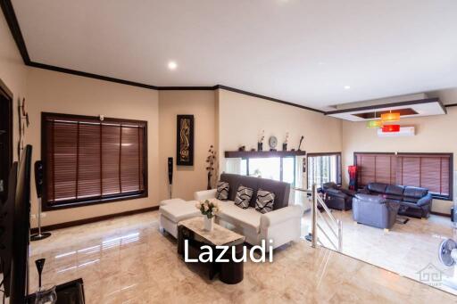 HUA HIN HORIZON : WELL DESIGNED + NEAR TOWN 5 BED POOL VILLA