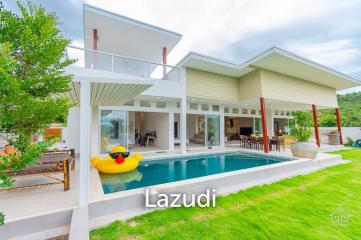 SPRINGFIELD VILLA : Luxury Brand New Pool Villa on the Golf Course