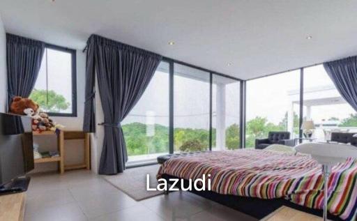 LA LUA : Modern 4 Bed 2 Storey Villa within Resort Complex with Great Views