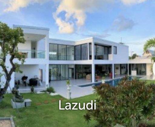 LA LUA : Modern 4 Bed 2 Storey Villa within Resort Complex with Great Views