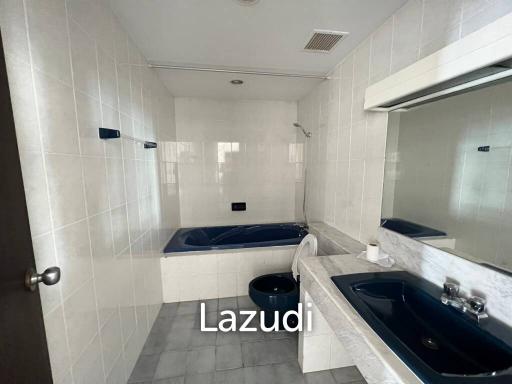 5 Bedrooms 5 Bathrooms, 608 sqm, Saranchol Condominium