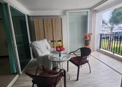 Large 1 Bedroom condo soi 102 The Pride